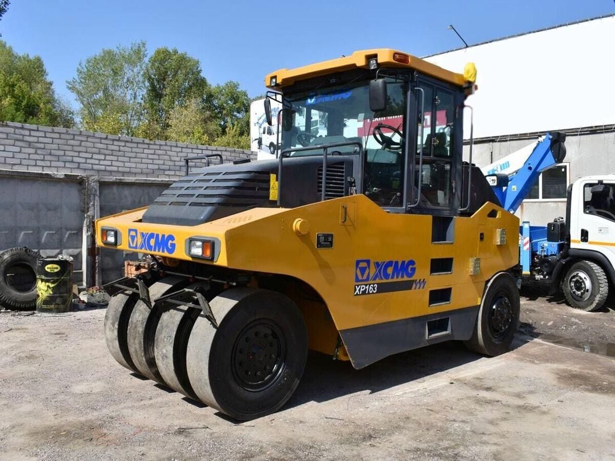 Дорожный каток XCMG XP163